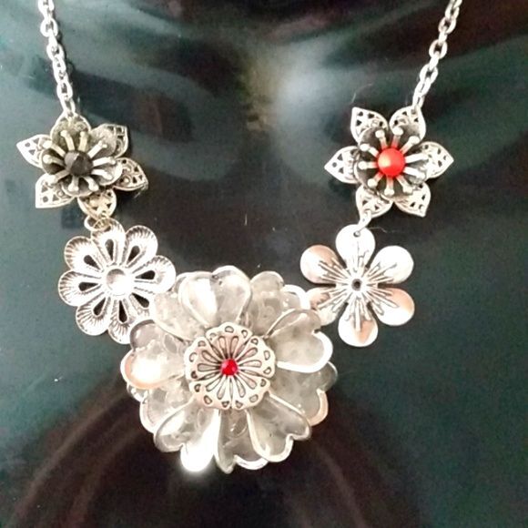 Silvertone Flowers Floral Necklace 19" adjustable Fashion Jewelry Studded Boho - Picture 1 of 6
